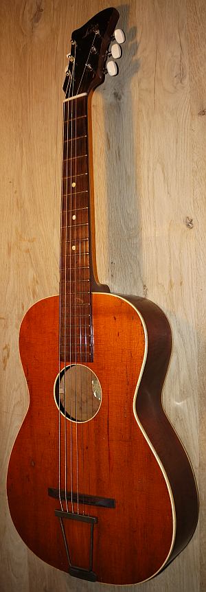 Levin guitar Model 28